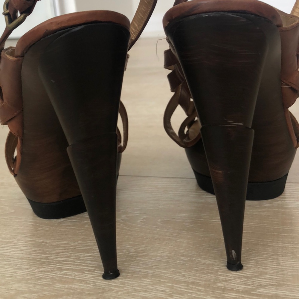 Stuart Weitzman Women's Brown Strappy High-Heel Sandals - Picture 4 of 6